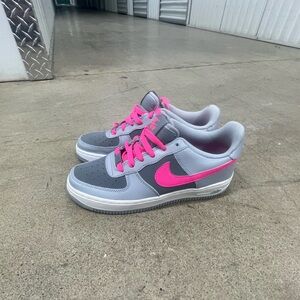 Nike pink girls Air Force 1 (size 5Y)